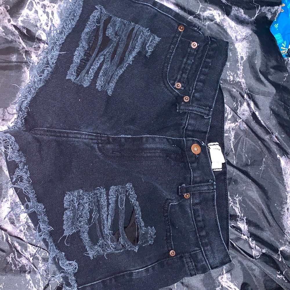 Forever 21 Black Ripped Shorts Size: US 29